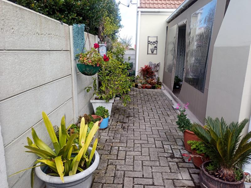 3 Bedroom Property for Sale in Franskraal Western Cape